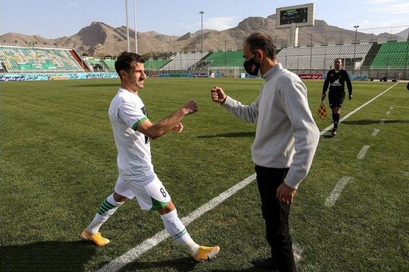 اسطوره‌ها روی نیمکت؛ دربی اصفهان حالا دیدن دارد