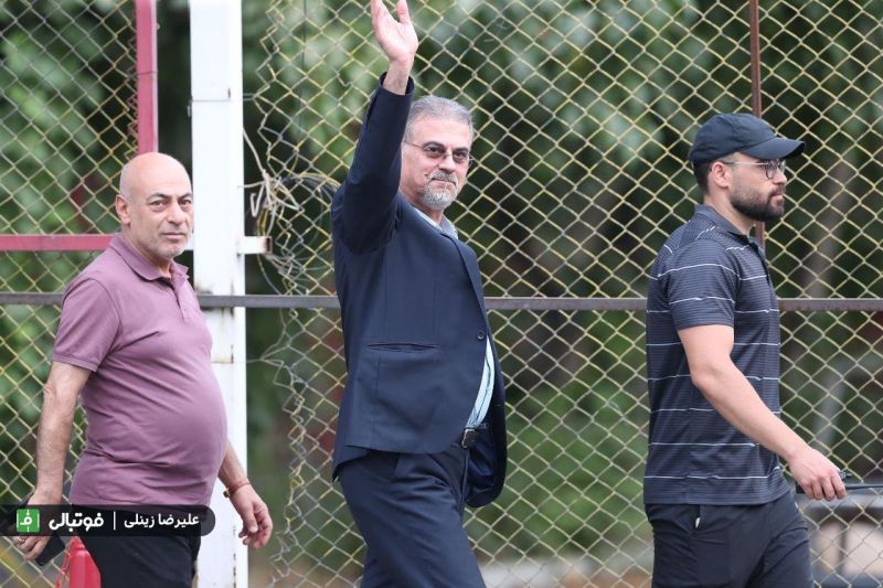 تشویقِ دستوریِ «نظری جویباری» در دربی امیدها