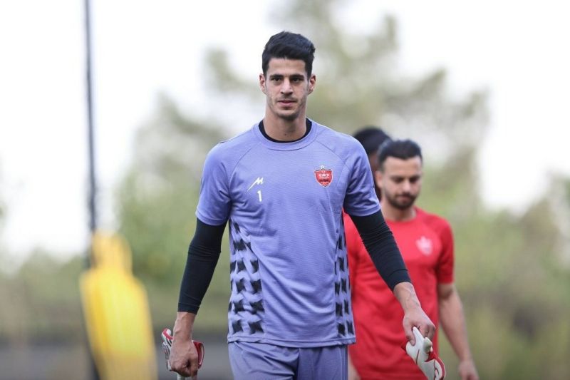 قابل پیش بینی؛ نیازمند شماره یک پرسپولیس را پوشید (عکس)
