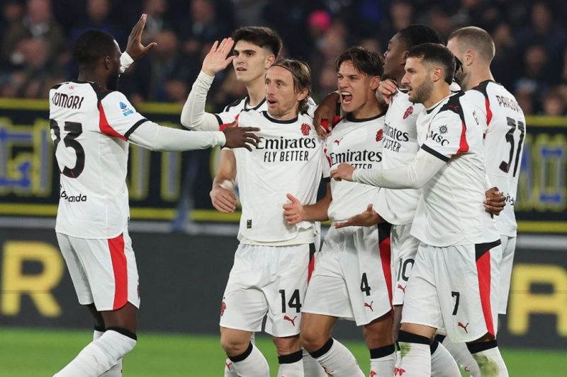 میلان جایگاه دوم سری آ را از دست داد