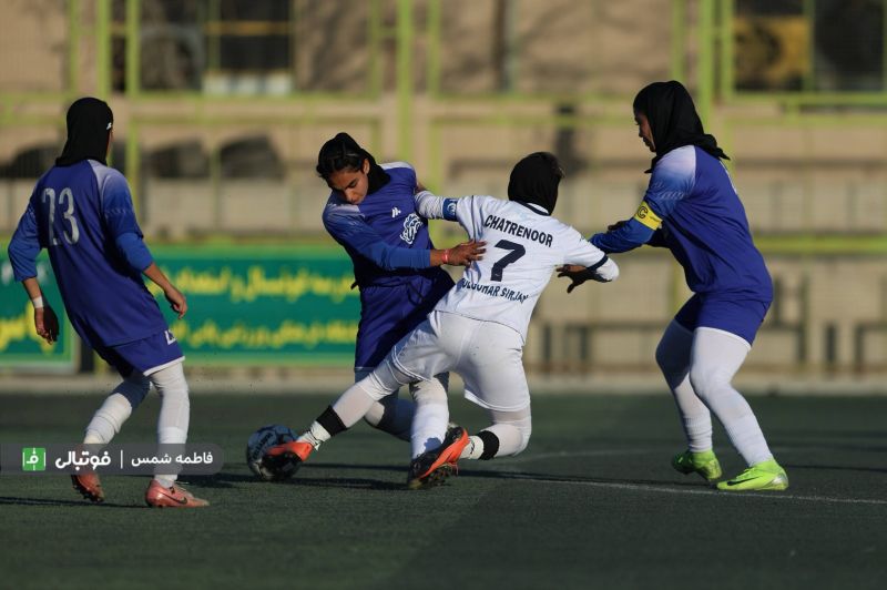 زنان پرسپولیس در مرداب انزلی گرفتار شدند