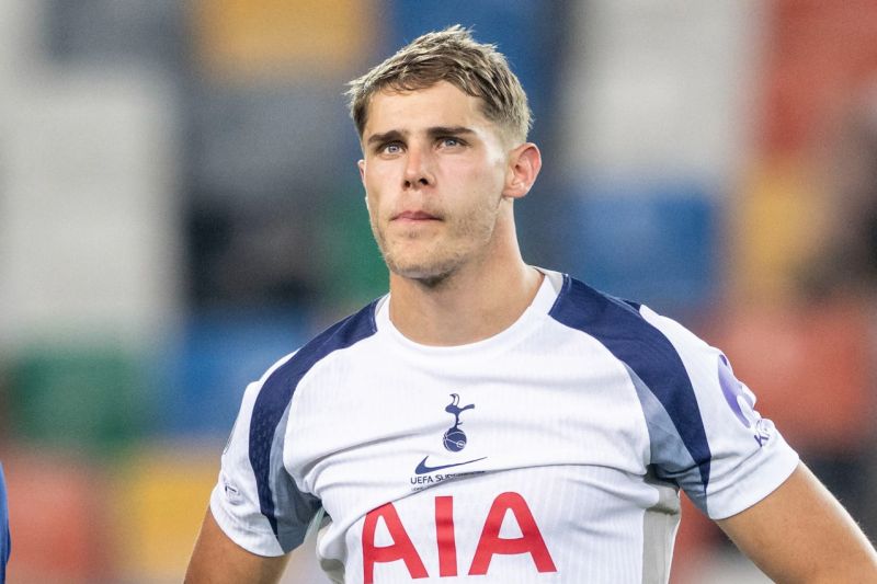 تاتنهام قیمت نجومی برای مدافعش تعیین کرد