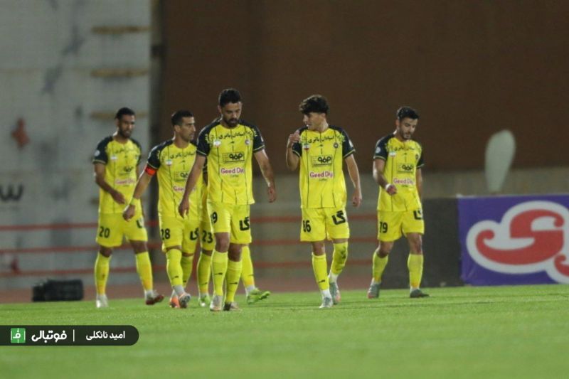 کری برای استقلال و پرسپولیس از قزوین! (عکس)