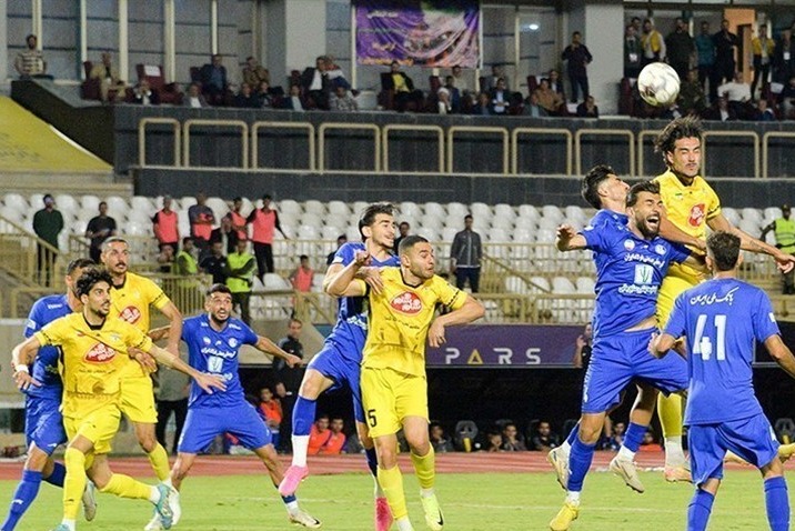 جلسه مدیران گروه ملی با بازیکنان استقلال خوزستان/ آبیها بدون تمرین به تهران میآیند