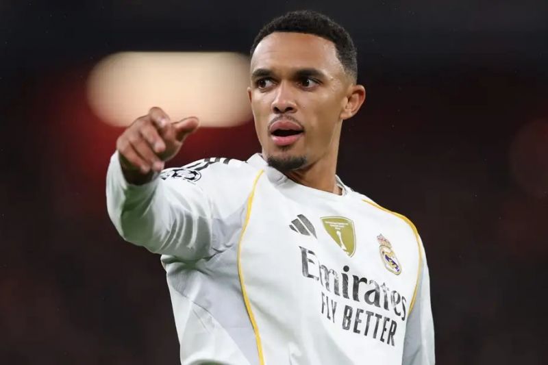 دفاع ستاره سابق لیورپول از آرنولد برای پیوستن به رئال مادرید