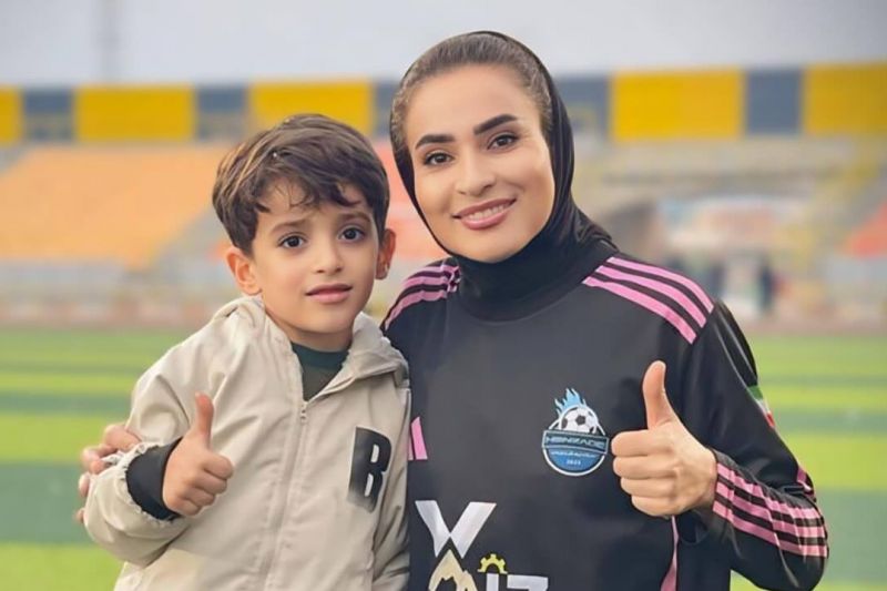 برخلاف همیشه؛ اینبار پسر به تماشای بازی مادر نشست