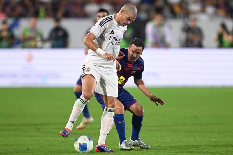 گزارش تصویری؛ اسطوره‌های بارسلونا دو - اسطوره‌های رئال مادرید صفر