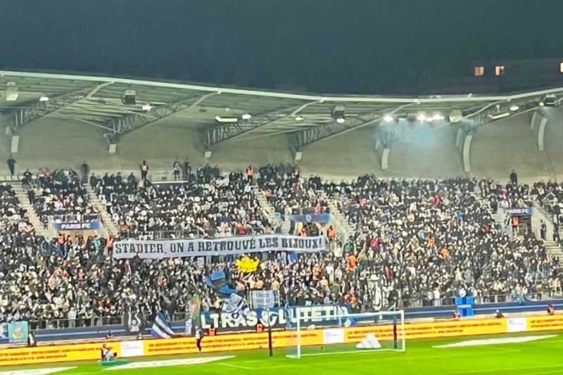 پیام طنزآمیز هواداران پاریس افسی درباره سرقت موزه لوور