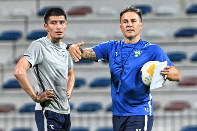 هافبک ازبک تراکتور در کنار دارنده توپ طلا