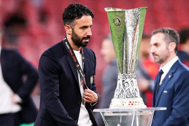 فاش شدن اتفاقات رختکن منچستر یونایتد بعد از فینال لیگ اروپا