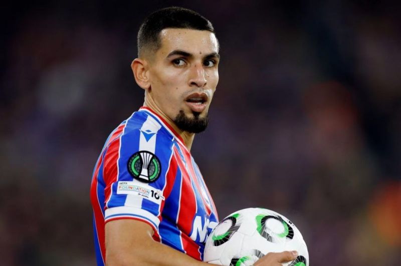 ستاره کلمبیایی کریستال پالاس گزینه تقویت خط دفاعی بارسلونا