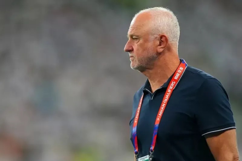 آرنولد: باید به امارات چهار گل میزدیم