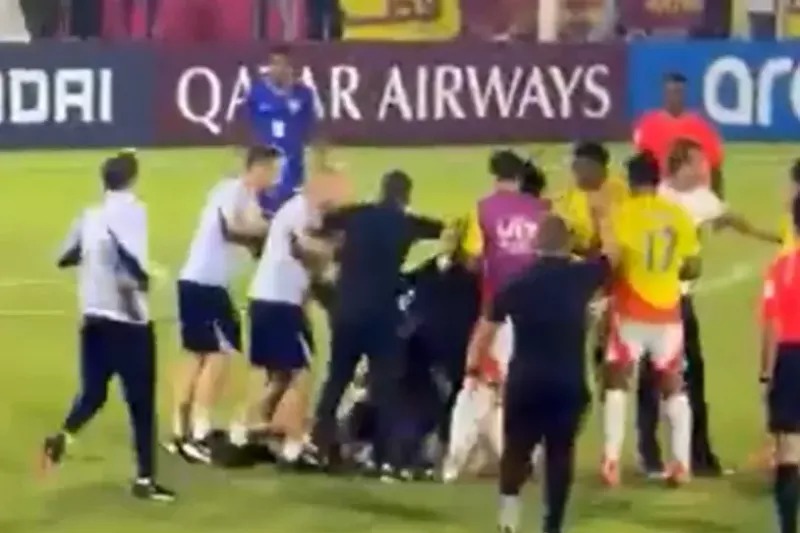 درگیری شدید در بازی فرانسه - کلمبیا