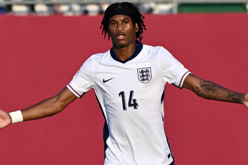 عبور پسر ستاره سابق انگلیسی از رکورد دو ستاره بزرگ این کشور