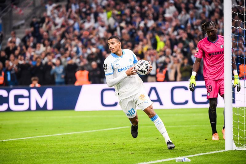 ستاره اسبق منچستر یونایتد بهترین بازیکن ماه لیگ یک شد