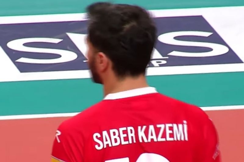 شریفی با پیراهن صابر کاظمی بازی کرد