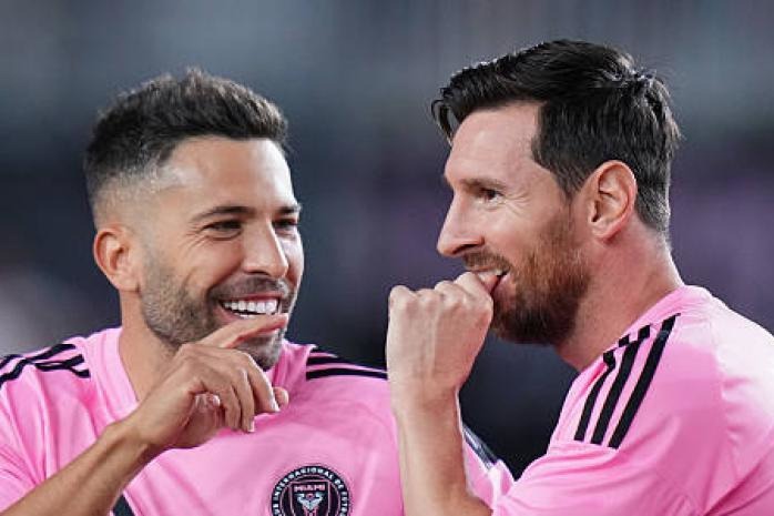 واکنش آلبا به احتمال بازگشت مسی به بارسلونا