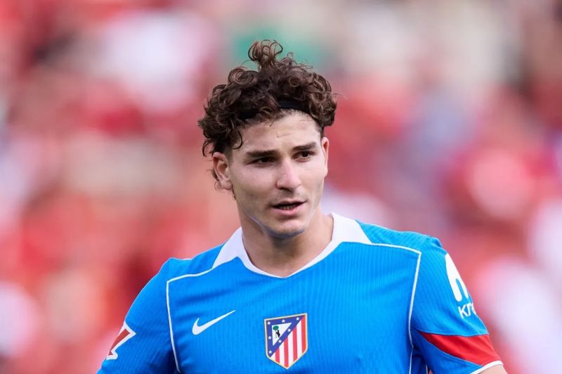 چرا خولیان آلوارز برای بارسلونا اولویت ندارد؟