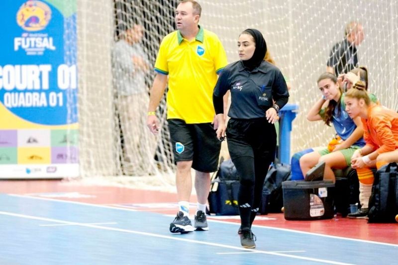 قضاوت معلم کرجی در فینال فوتسال دانش‌آموزان دختر جهان