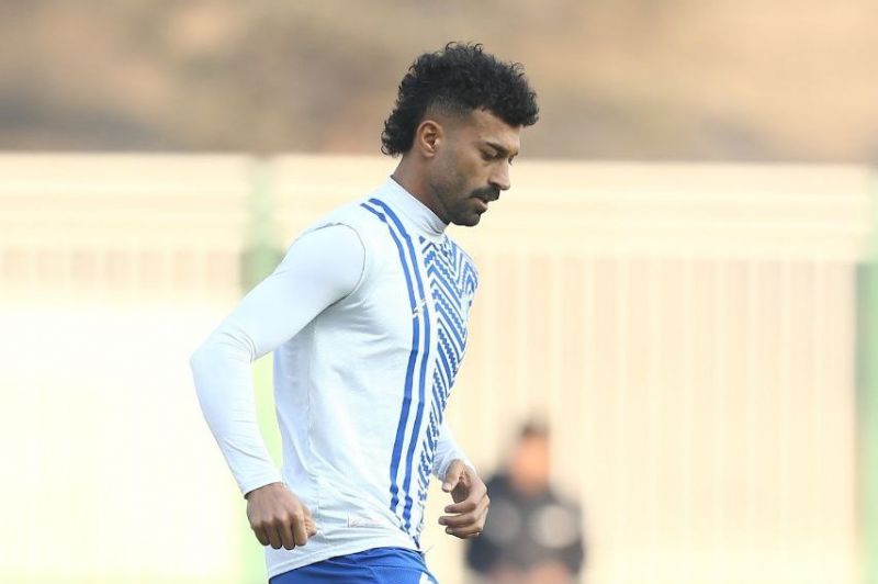 بعد از 51 روز؛ رضاییان با بازوبند وارد زمین شد