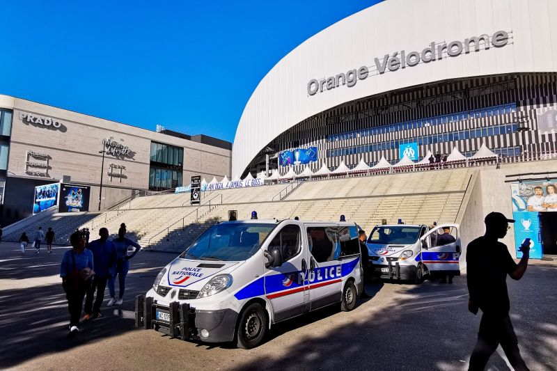 شکایت انگلیسی‌ها از رفتار پلیس فرانسه