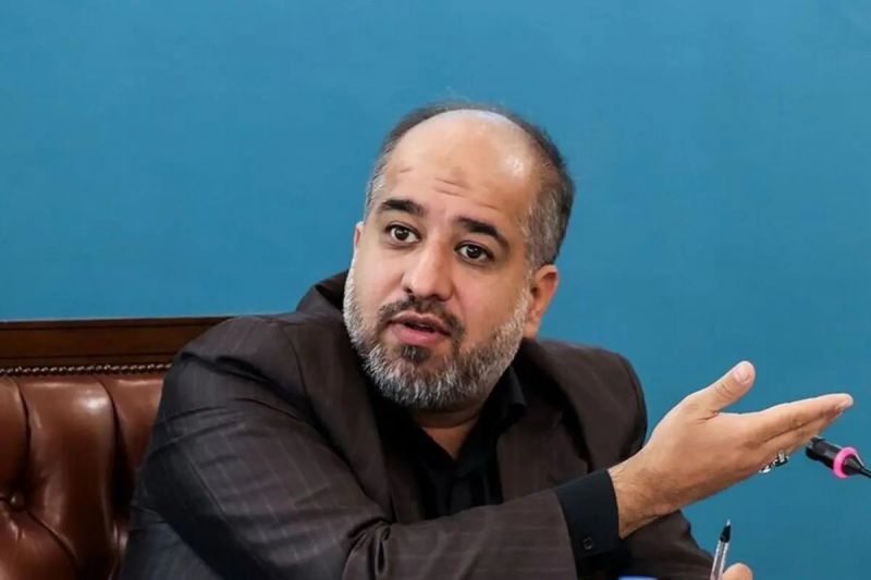 انتقاد شدید نماینده مجلس از شریعتمداری؛ به نام استقلال پول‌ها را به انتخابات شورای شهر می برند!