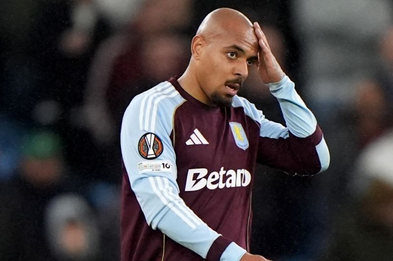 عذرخواهی سرمربی تیم سوئیسی پس از شکستگی سر ستاره استون ویلا