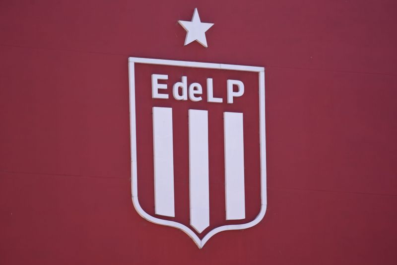 جریمه سنگین باشگاه استودیانتس بعد از حرکت جنجالی (عکس)