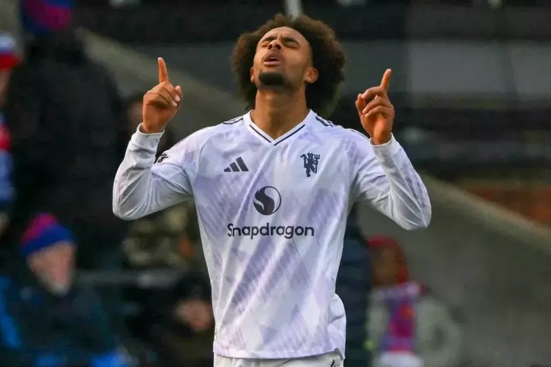 مهاجم منچستریونایتد که پس از یکسال گلزنی کرد