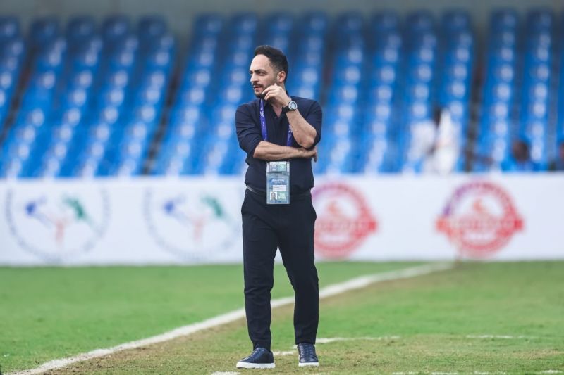 احمدی: از مردم و اهالی فوتبال عذرخواهی میکنیم