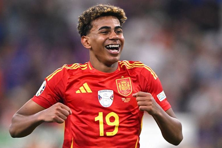 یامال و انتخاب بهترین گلی که تا به حال زده