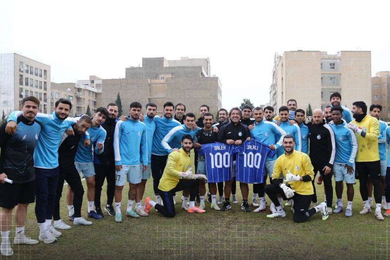 اهدای پیراهن شماره ۱۰۰ به ابوالفضل جلالی و صالح حردانی (عکس)