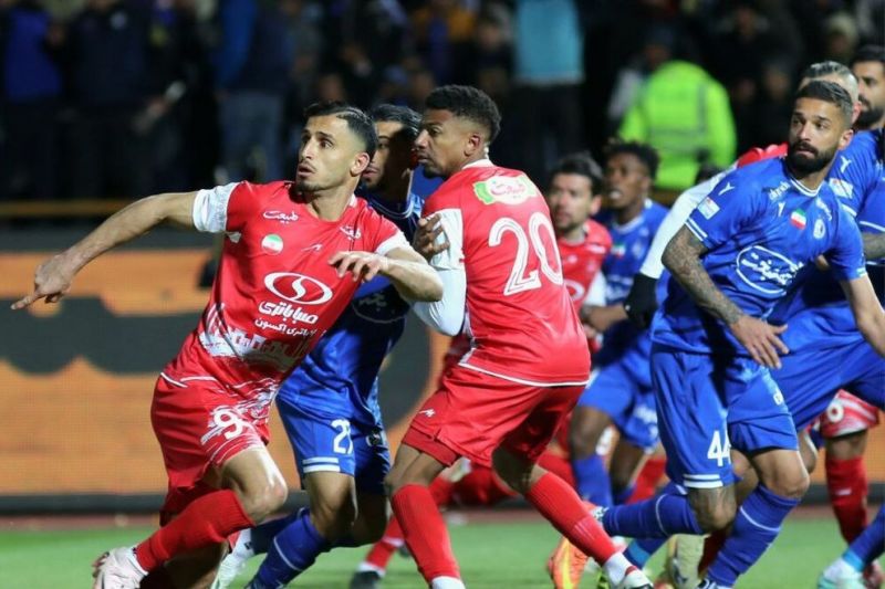 عجایب دربی 106؛ سرخابی‌ها و داوران در یک هتل هستند!