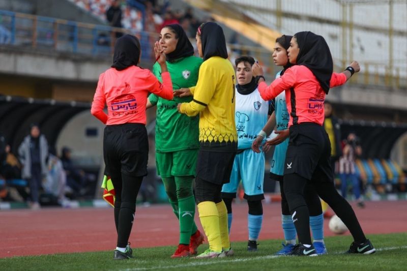 اعلام تیم داوری یک دیدار معوقه از لیگ برتر فوتبال بانوان