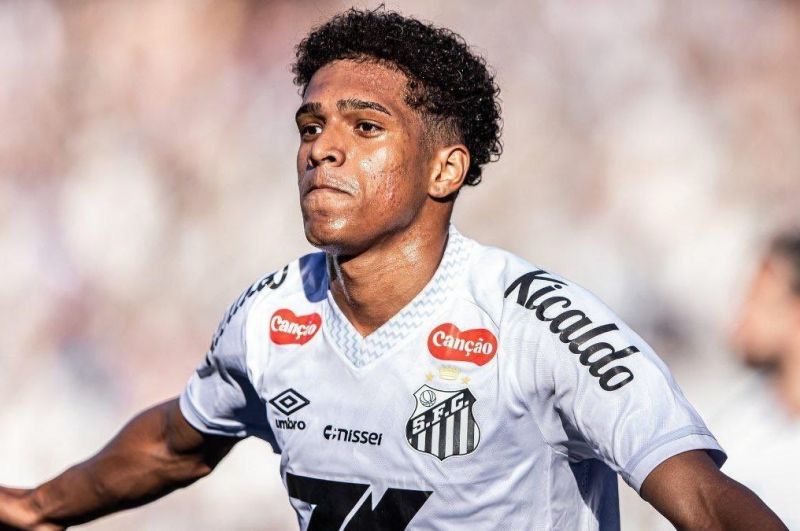 بارسلونا به دنبال جذب مدافع آیندهدار سانتوس