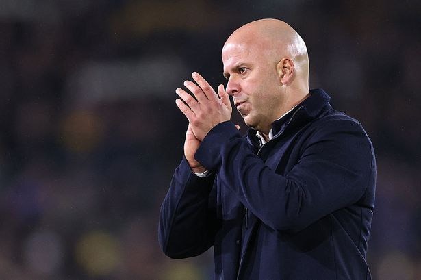 طوفان در رختکن لیورپول؛ حمایت از صلاح، فشار برای اخراج اسلوت