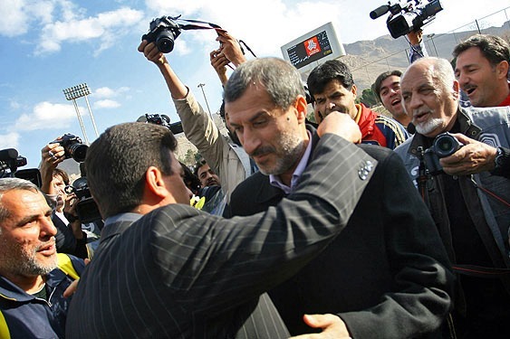 حمایت مایلی‌کهن از قلعه‌نویی: او را تغییر بدهیم که چه شود؟