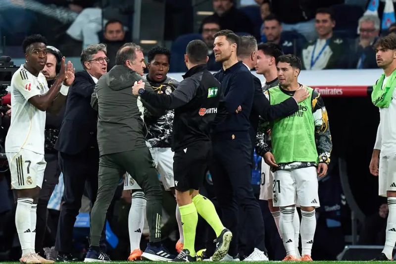 واکنش عجیب پدر اندریک به اخراج پسرش در بازی با سلتاویگو