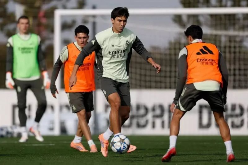 حضور پسر اسطوره رئال مادرید در تمرین این تیم