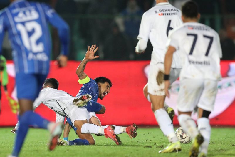 فریاد استقلال علیه VAR: سه پنالتی سوخته، قهرمانی در خطر؟