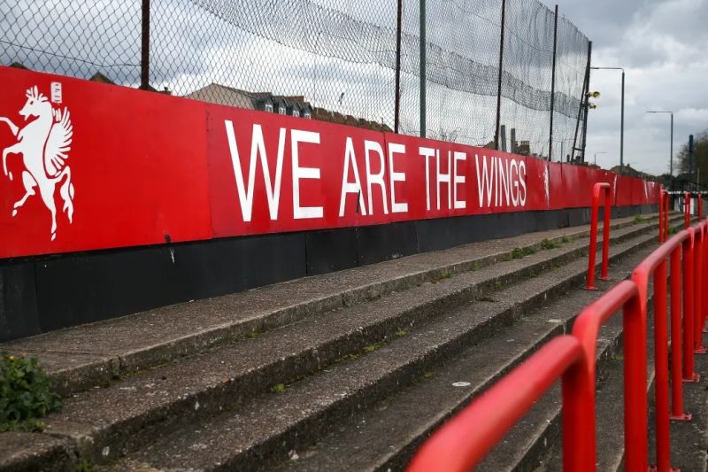 درگیری فیزیکی در انگلیس؛ آسیبدیدگی سرمربی و بازداشت مظنون