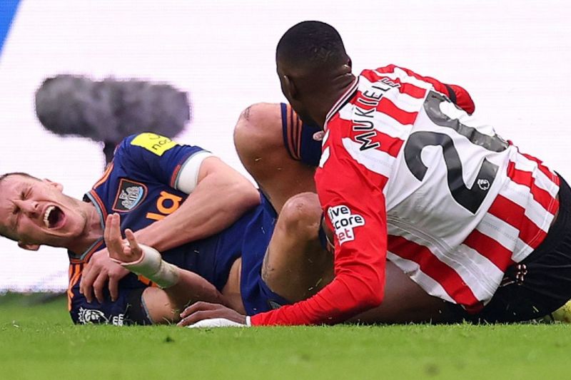 مصدومیت ستاره انگلیسی که مانع نفس کشیدنش شده بود