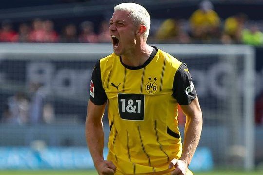 بارسلونا بهدنبال جذب فولبک نروژی دورتموند