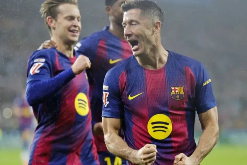 فلیک از لواندوفسکی در اولین بازی جام حذفی استفاده میکند؟