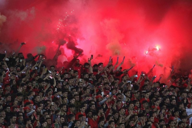 حاشیه دیدار تراکتور - پرسپولیس؛ استقبال تماشاگران با وجود سرمای هوا