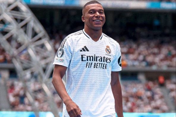 جاهطلبی بیپایان امباپه؛ لیگ قهرمانان، جام جهانی و توپ طلا در چشمانداز ۲۰۲۶