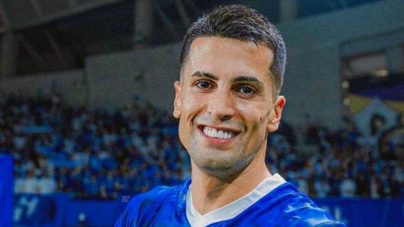 رقابت برای یک مدافع مدرن؛ کانسلو دوباره در کانون توجه بارسلونا