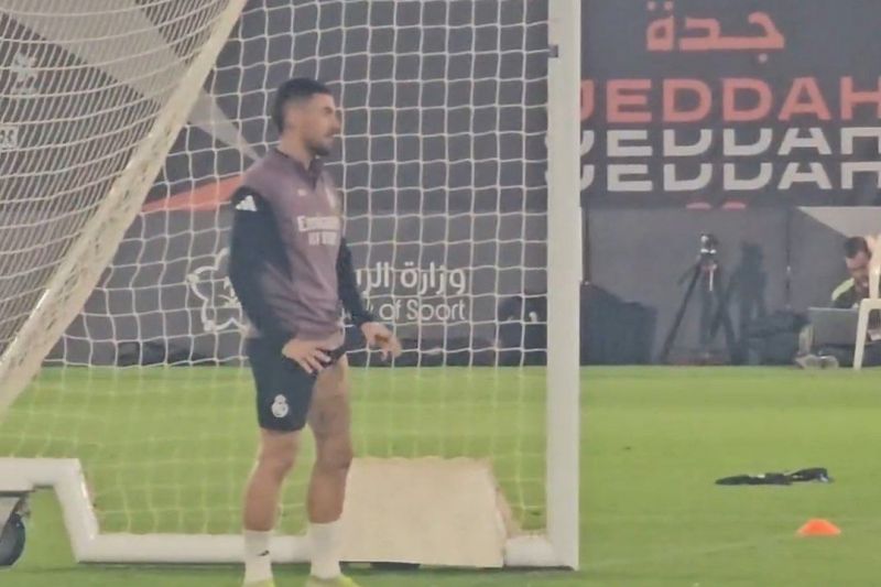 عکس؛ تمرین دنی سبایوس در پست دروازهبان