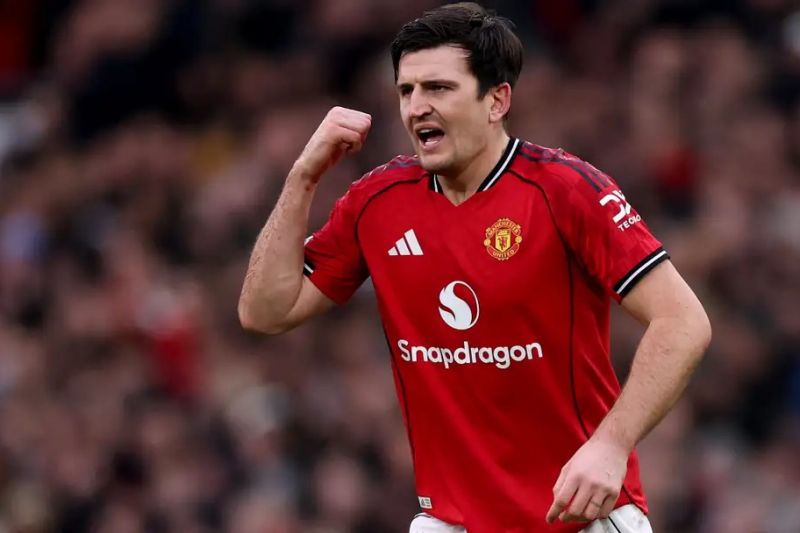 آینده مبهم مگوایر در الدترافورد؛ منتظر تصمیم منچستریونایتد