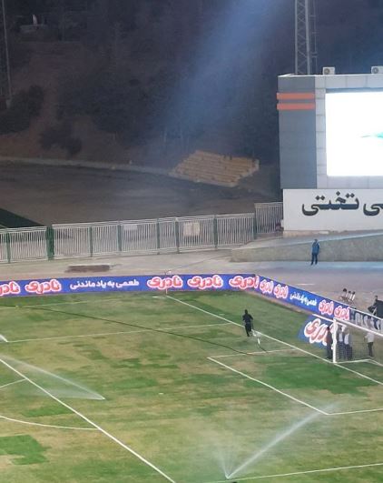 وضعیت ترسناک ورزشگاه تختی با سقف سوراخ/ AFC باخبر است؟(تصاویر)